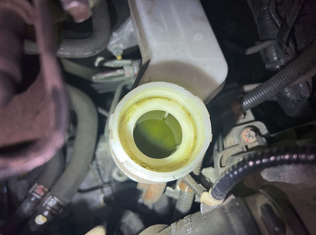 Green brake fluid on a Honda Pilot.