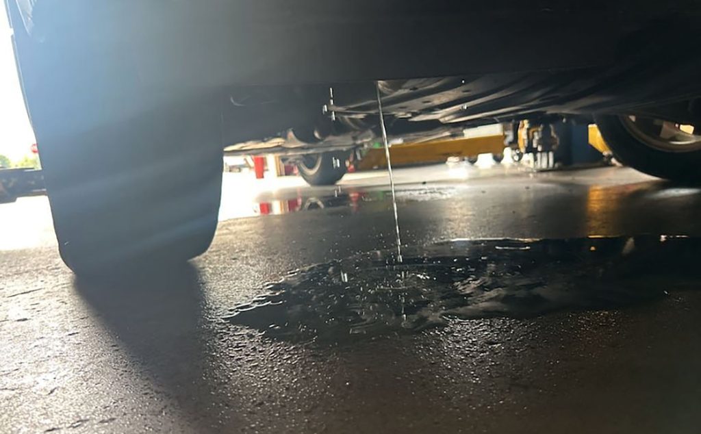 Windshield washer fluid reservoir leaking on a Honda CR-Z.