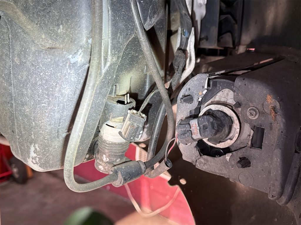 Broken wiper motor.